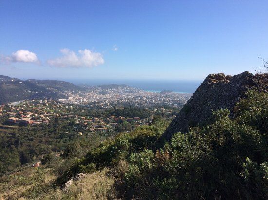 pyramide de Falicon et grotte de la Ratapignata
