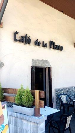 Cafe De La Place