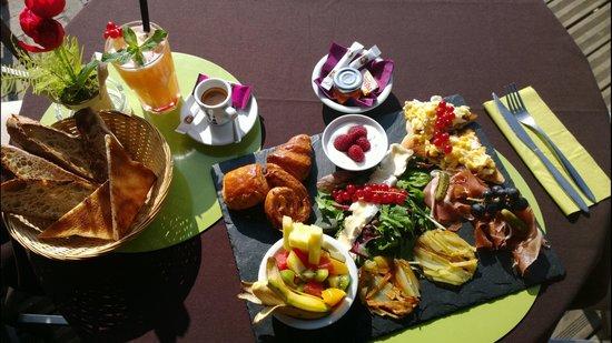 WINE BAR Port St Laurent