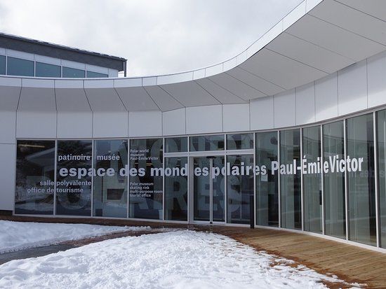 Espace des mondes polaires