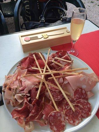 La Trattoria Des Cascades