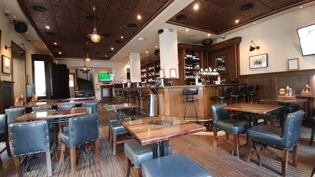 Ma Nolan's Irish Pub