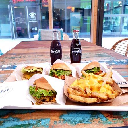 Dadi Wag Burger & Coffee