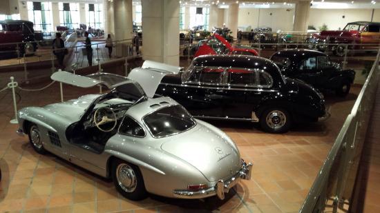 La collection privée de voitures anciennes de S.A.S. le Prince Rainier III