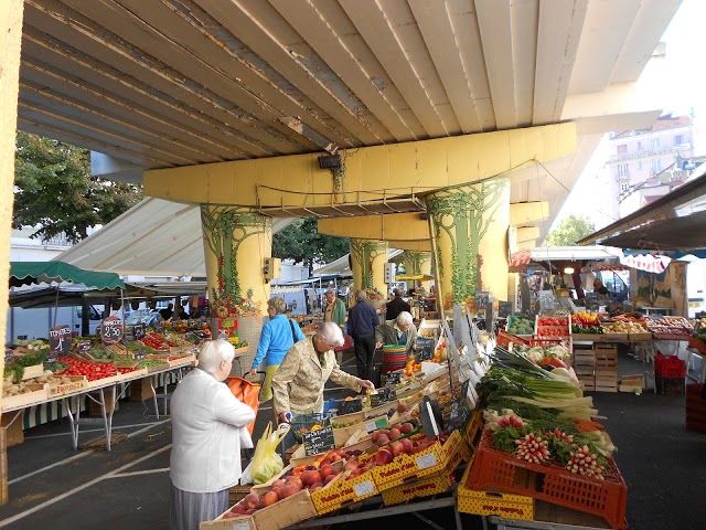 Estacade Market