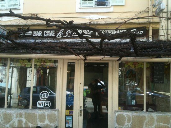 La cave saint tropez