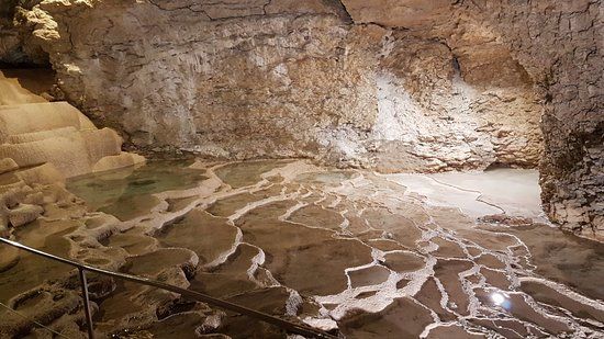 Les Grottes de la Balme