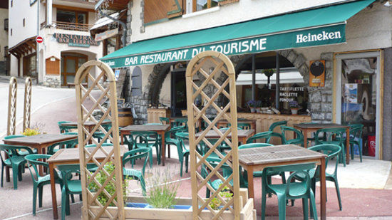 Le Tourisme Bar Restaurant